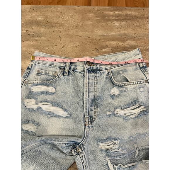 NEW NWT We The Free Denim Distressed Light Wash Jean Shorts size 24 - Picture 8 of 8
